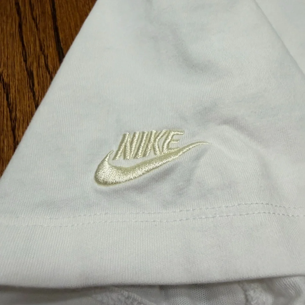 Nike Sportswear Club Essentials Logo T-Shirt DJ1568-100 White Men’s M